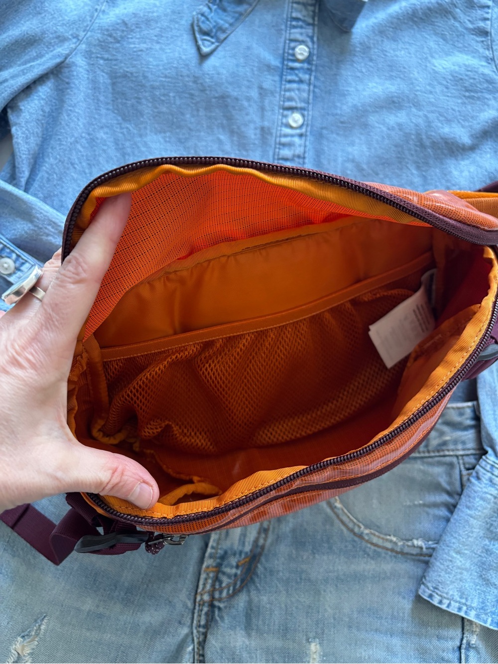 Patagonia Orange Belt Bag with Burgundy Accents 5L - Picture 4 of 8